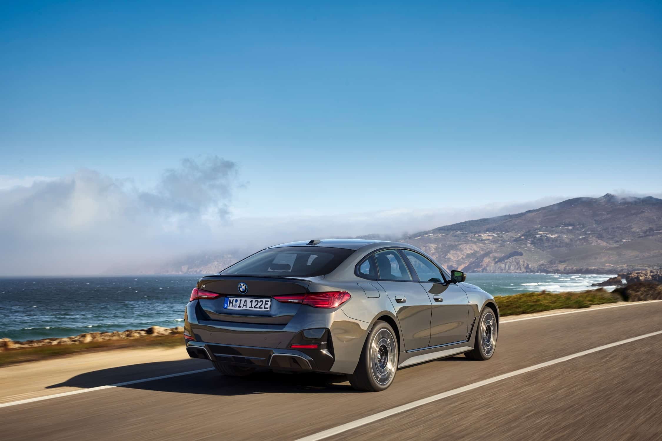 P90546606_lowRes_the-new-bmw-i4-e-dri