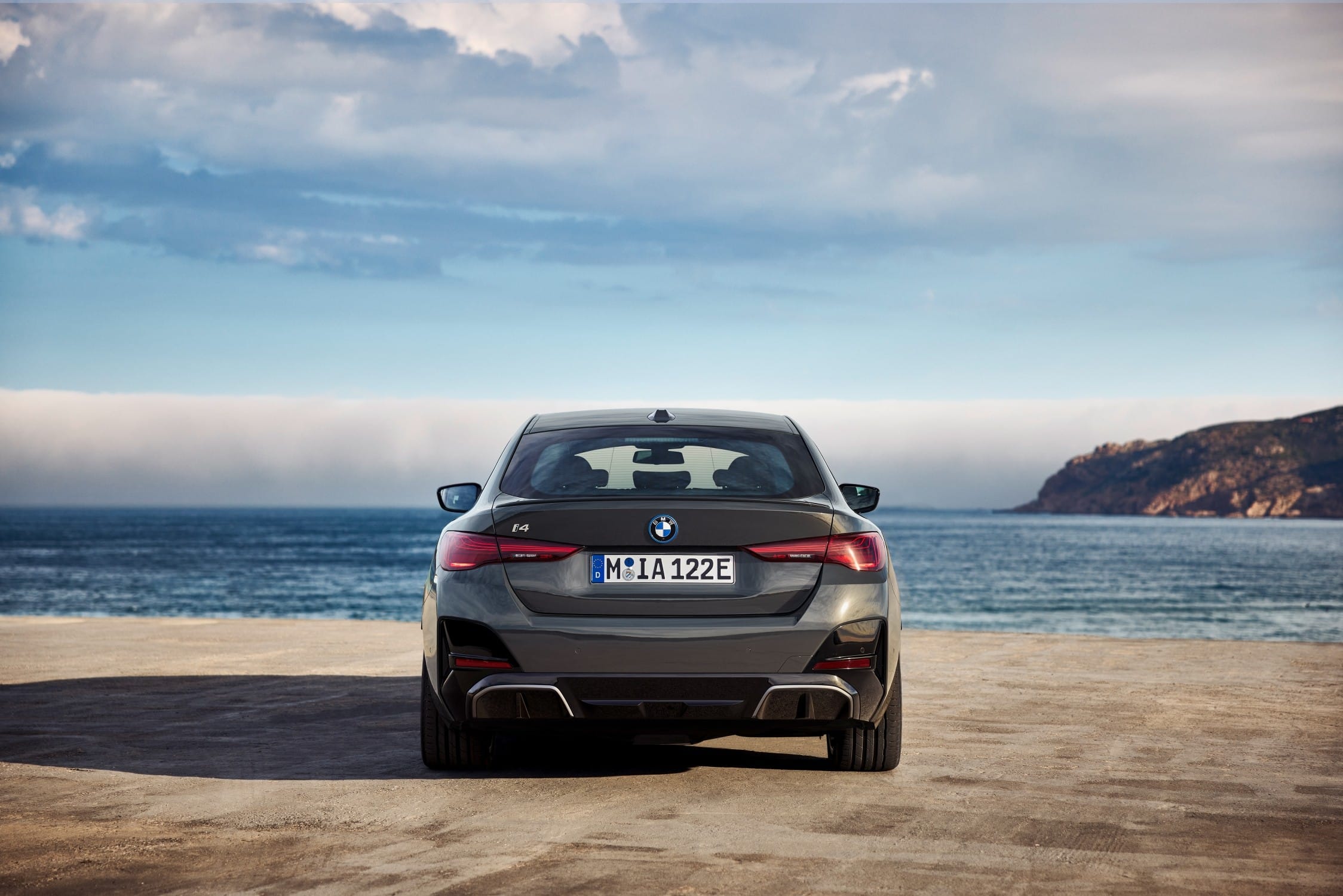 P90546609_lowRes_the-new-bmw-i4-e-dri